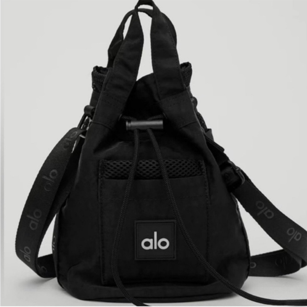 Alo Yoga Utility Cross Body Bucket Bag - Picture 3 of 8